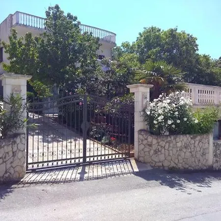 Caroline Apartment *