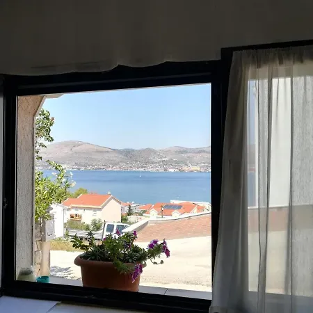 Caroline Trogir