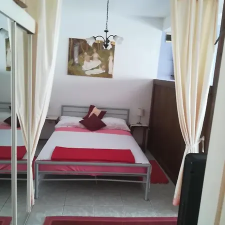 Caroline Apartment