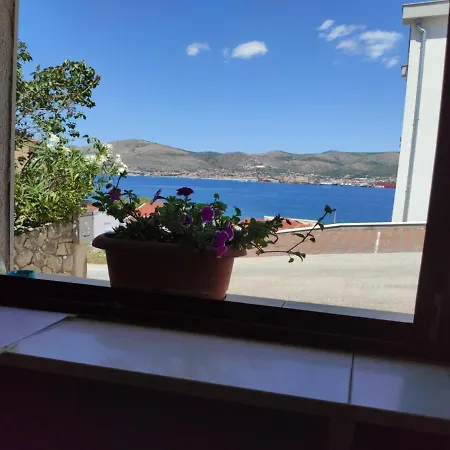 Caroline Apartment