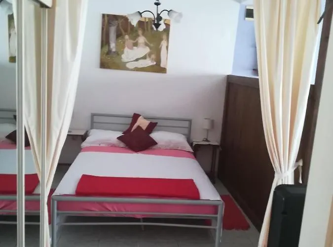 Caroline Apartment
